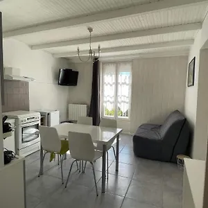  Appartement Meublé 40m2 Classé 2 étoiles. Lumineux 04190 France